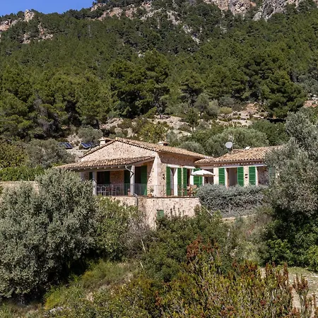 Son Llarg, Estallencs Vila